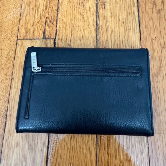 ESPRIT Women’s Black Leather Trifold Wallet - Picture 3 of 5